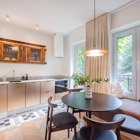 Cityscape Haven: Urban Retreat Gdansk Bagian luar foto