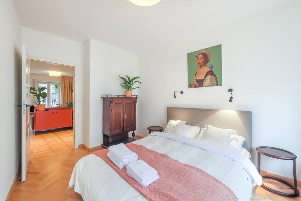 Cityscape Haven: Urban Retreat Gdansk Bagian luar foto